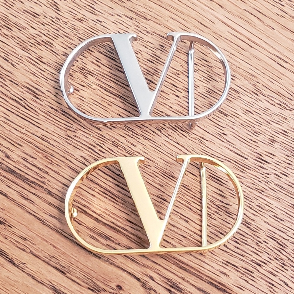 Ladies Valentino Belt Buckle